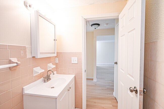 Building Photo - 6171 Little Creek Ct