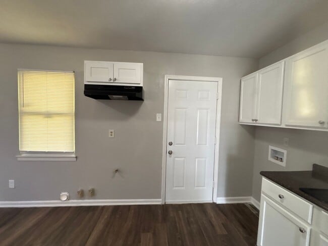 Building Photo - 4496 Range Line Rd