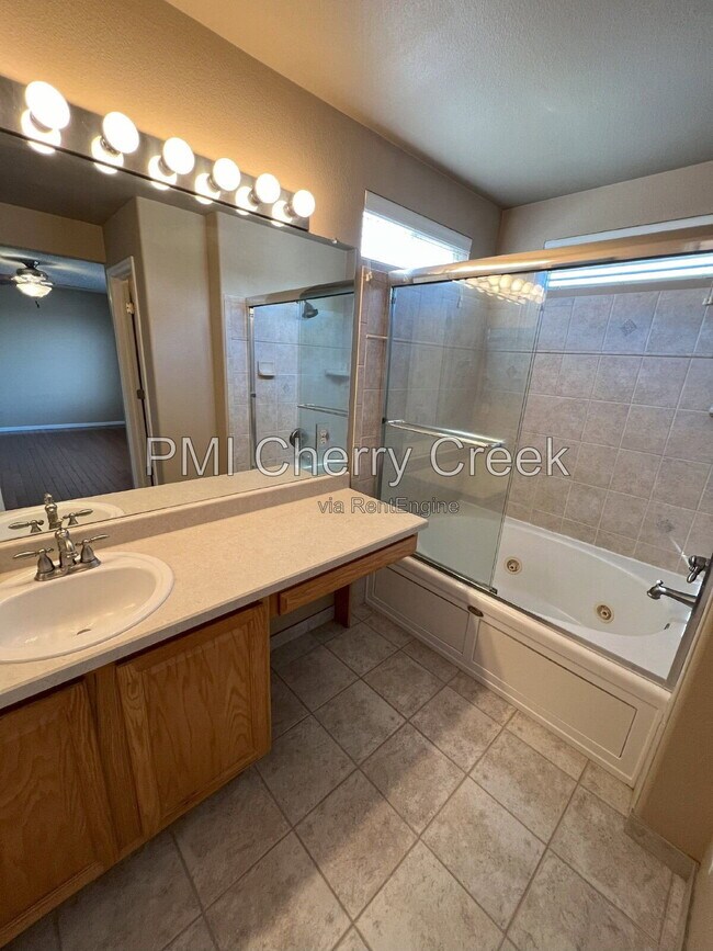 Building Photo - 19453 E Hollow Creek Dr
