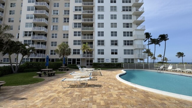 Building Photo - 5200 N Ocean Blvd