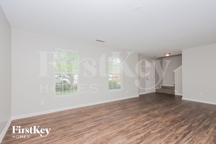 Building Photo - 145 Golden Valley Dr