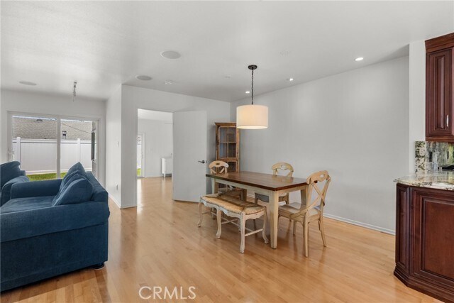 Building Photo - 321 Vía San Sebastian