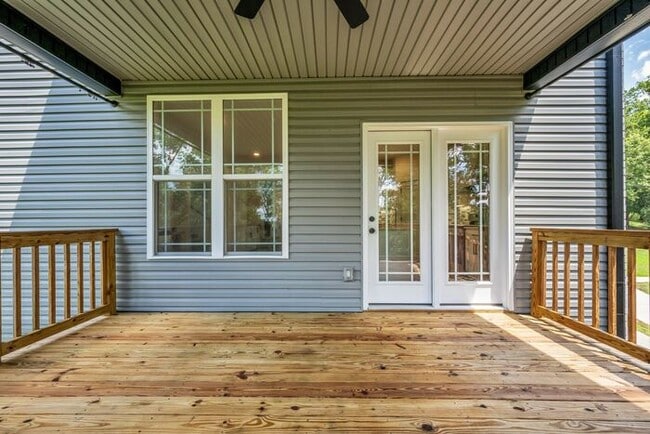Building Photo - 420 Stonemeadow Rd