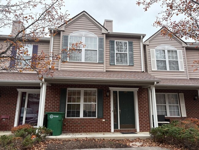 Primary Photo - 825 Oak Tree Blvd NW