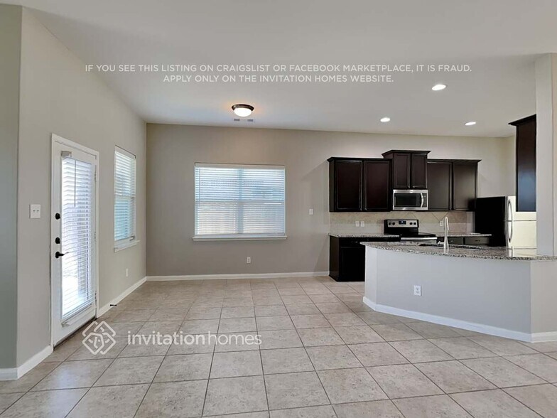 Building Photo - 529 Meadow Springs Dr