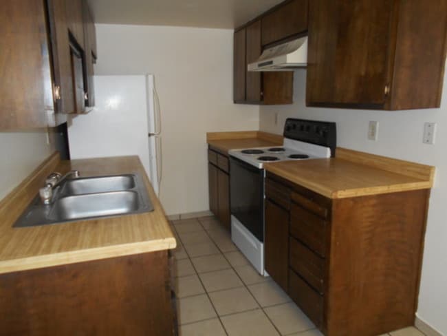 Building Photo - 401 Dunes Ct SE