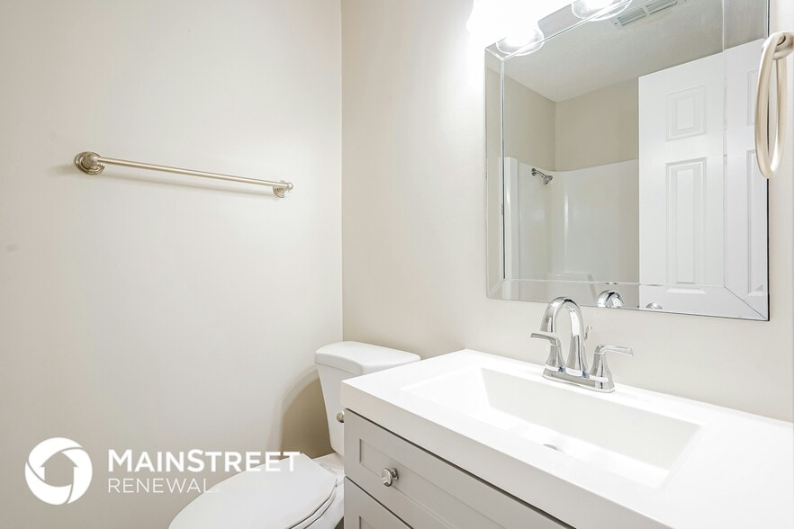 Building Photo - 421 Jonquil Ct