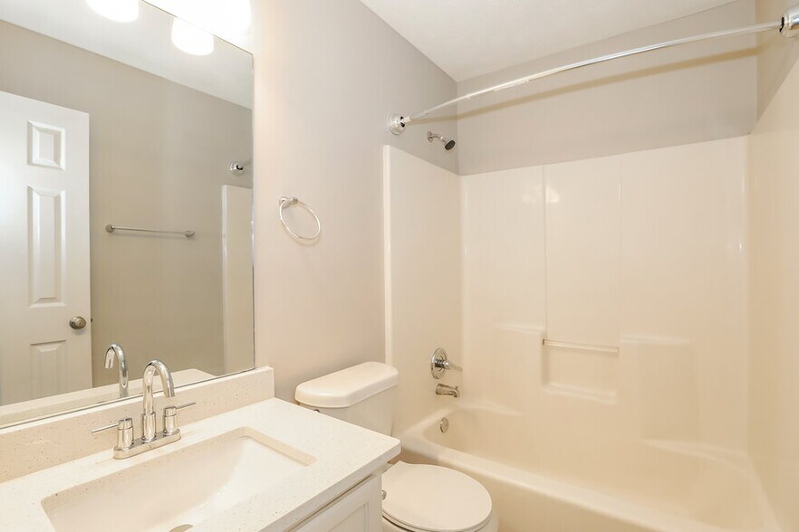Building Photo - 5656 Wellborn Oaks Ct