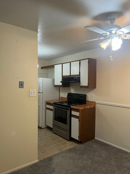 Building Photo - 308 Thalia Station Ct