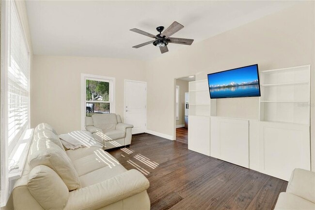 Building Photo - 1179 Seminole St