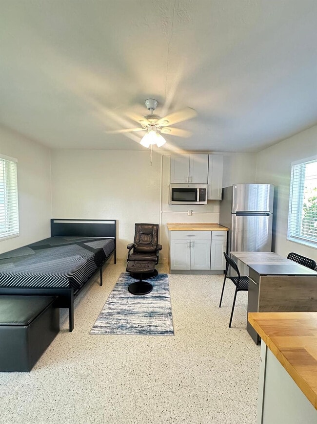 Building Photo - 1712 Fletcher St