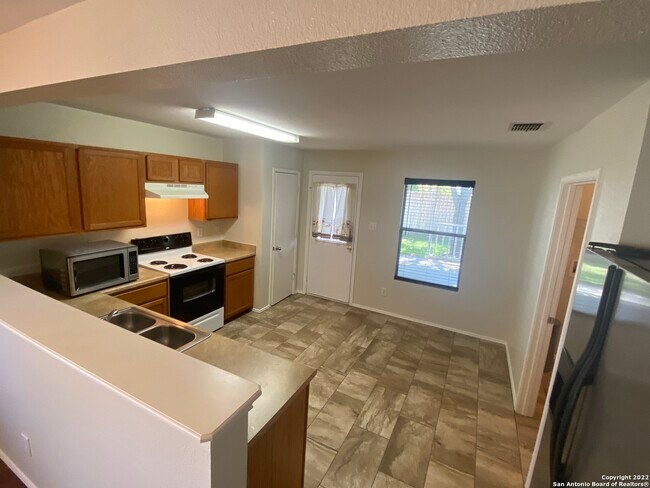 Building Photo - 16407 Runaway Crown