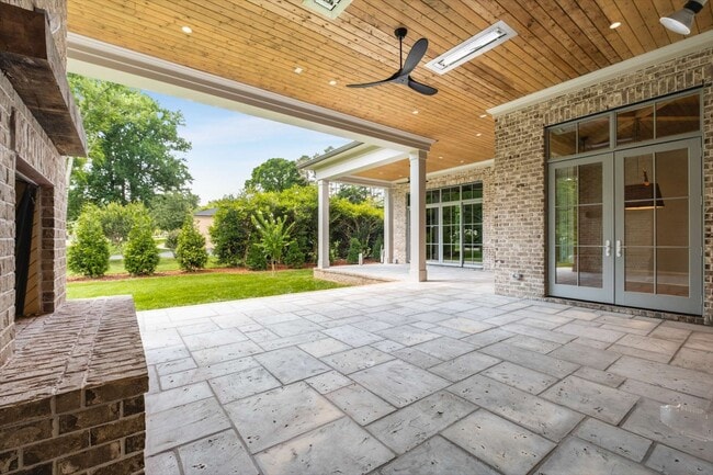 Building Photo - 8115 Devens Dr