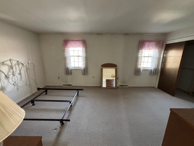 Building Photo - 2004 Hale Ct