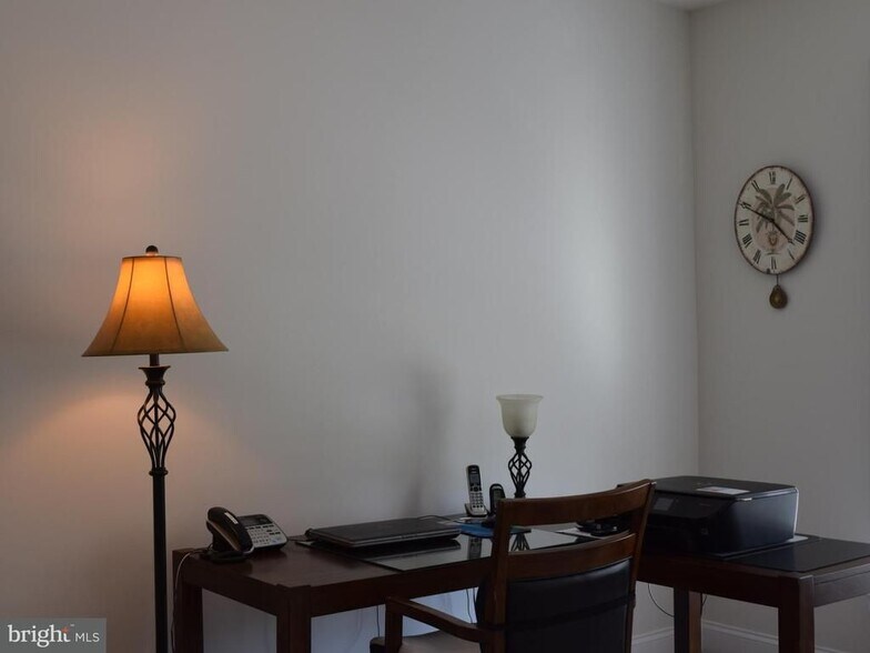 Building Photo - 690 Whitetail Dr