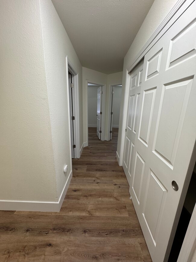 Building Photo - 1024 Michelle Ct