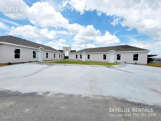 Building Photo - 2812 Rosemary Dr