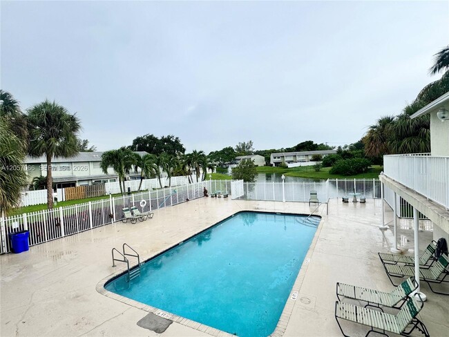 Building Photo - 773 Crystal Lake Dr