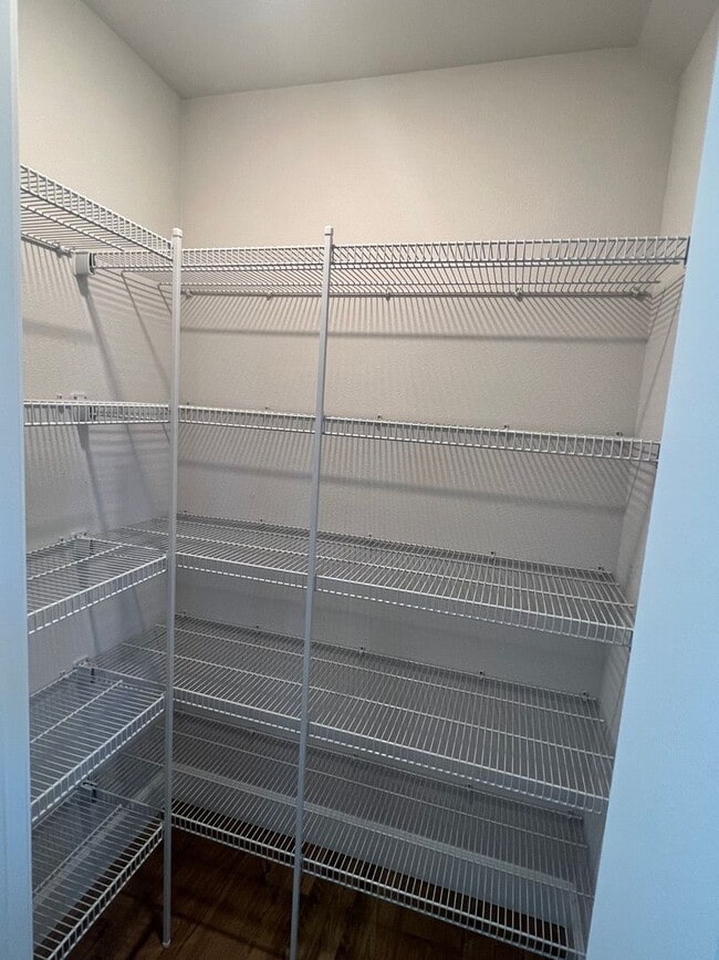 Building Photo - Beautiful 4 Bedroom 3.5 BA Home! Mother in Law Suite, Attached Garage & Top floor Bonus Room!