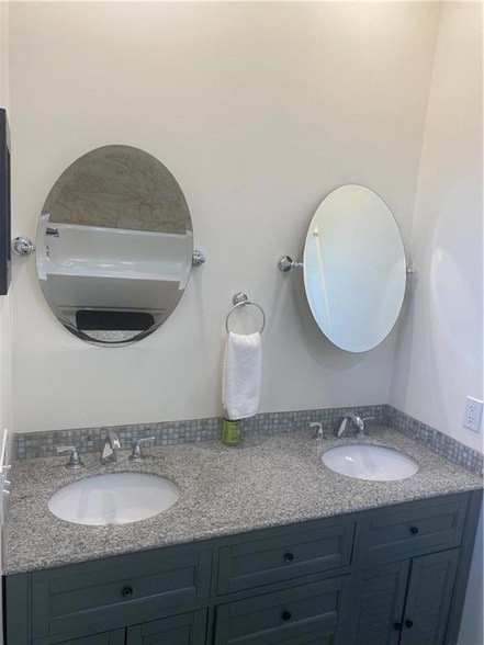 Building Photo - 3910 Canal St