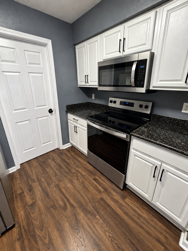 Building Photo - 4017 Jupiter Dr