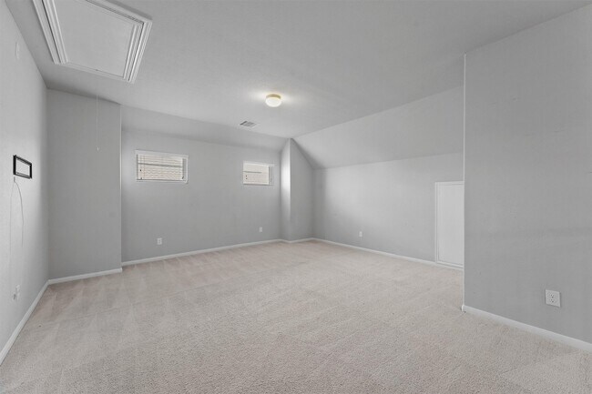 Building Photo - 5443 Grand View Dr