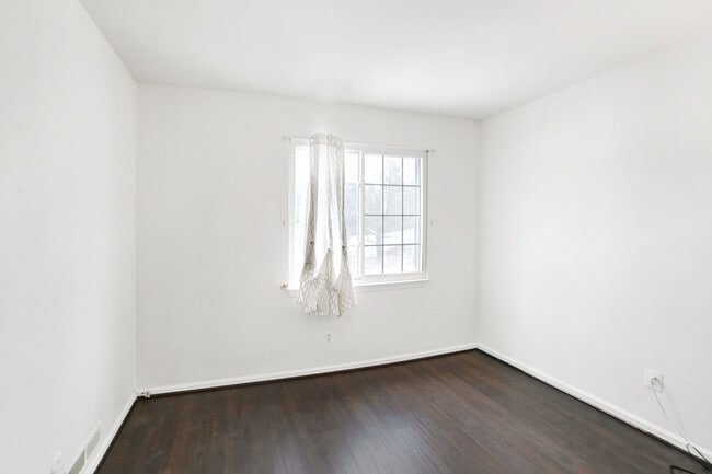 Building Photo - 23 Honey Brook Ln