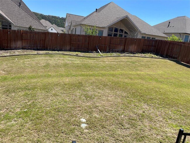 Building Photo - 18001 Dufour Dr