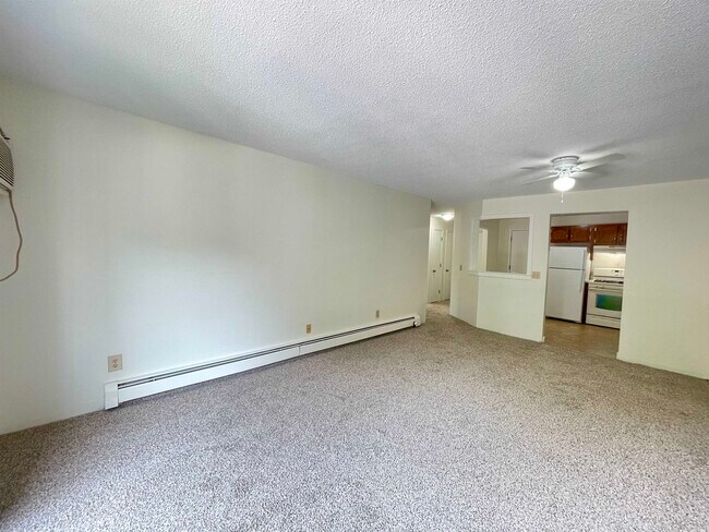 Building Photo - 379 Huse Rd