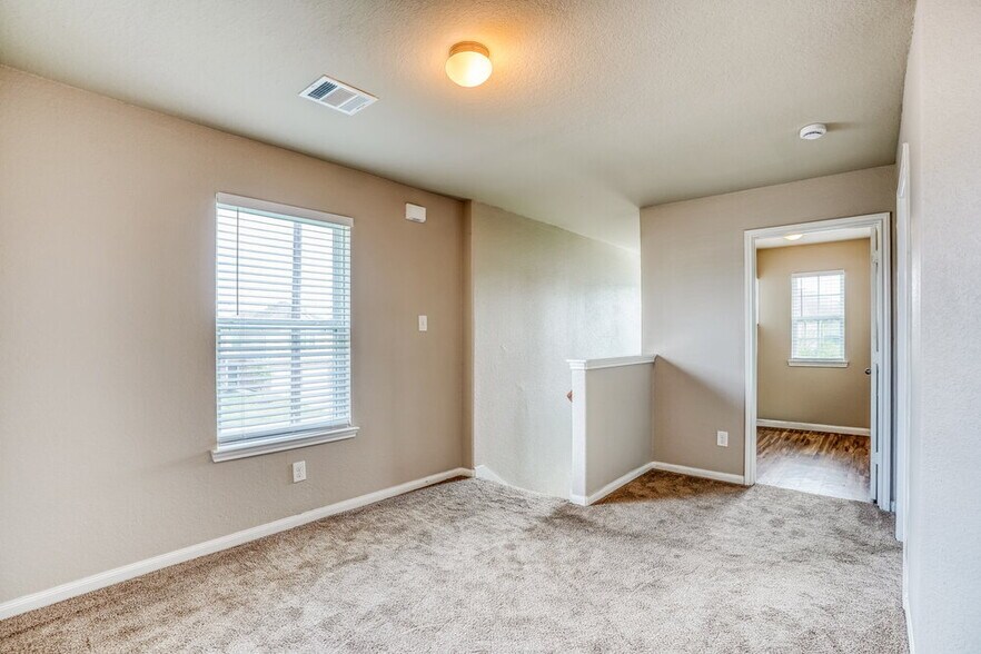 Building Photo - 18606 Cooper Ravine Way