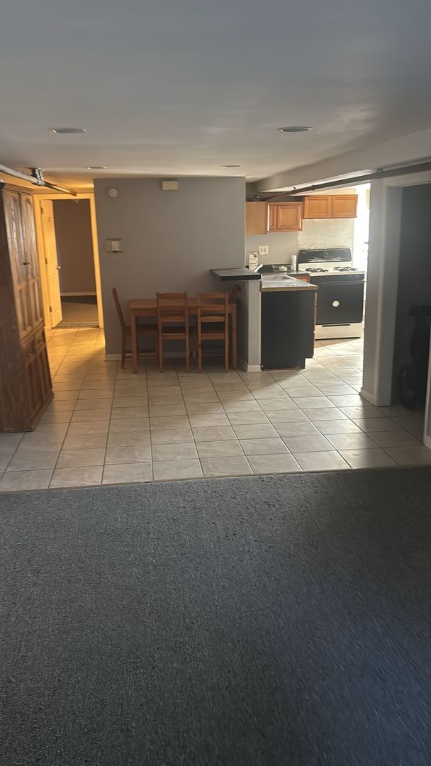 Building Photo - 7841 S Loomis Blvd