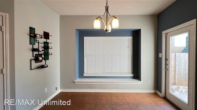 Building Photo - 4707 Shavano Ct