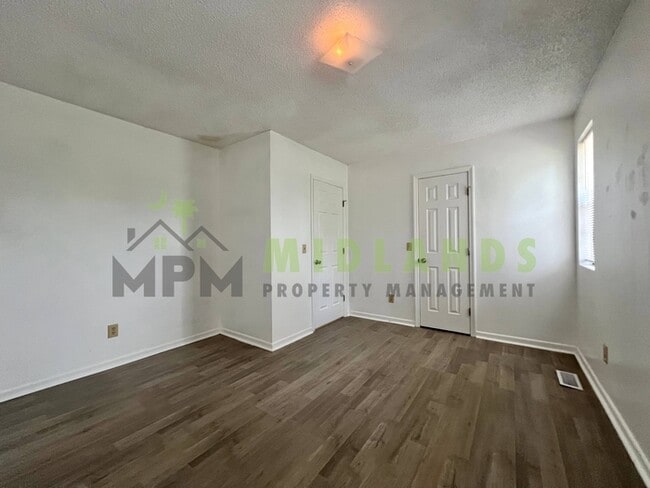 Building Photo - 1603 Westchester Dr