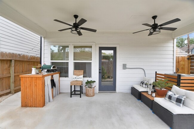 Building Photo - 1106 Paul Quinn St