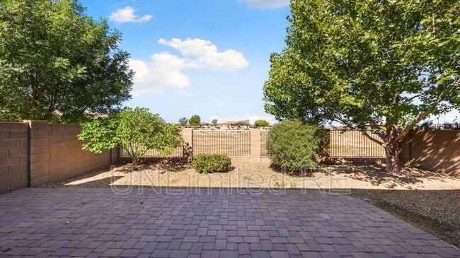Building Photo - 6737 E Hetley Pl