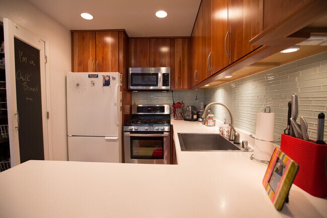 Building Photo - 2508 Arizona Ave