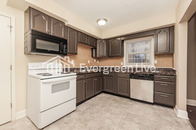 Building Photo - 5336 Tucson Dr