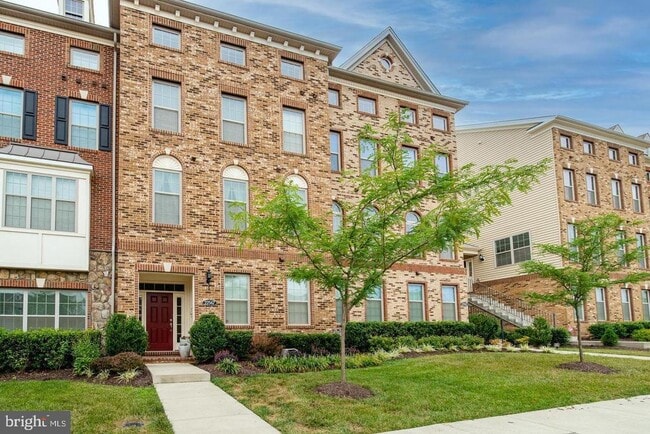 Building Photo - 22567 Naugatuck Square