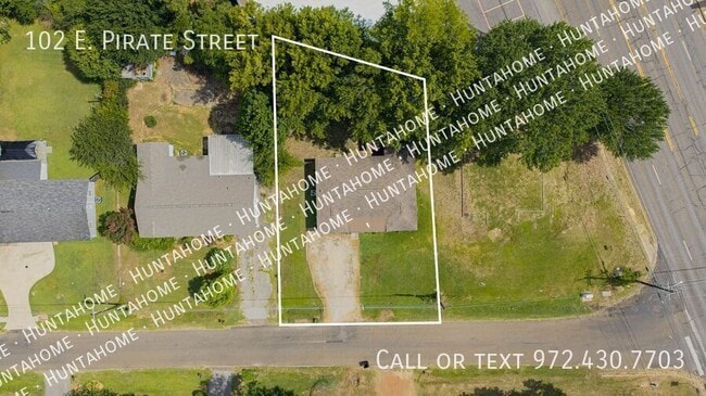 Building Photo - 102 E Pirate St