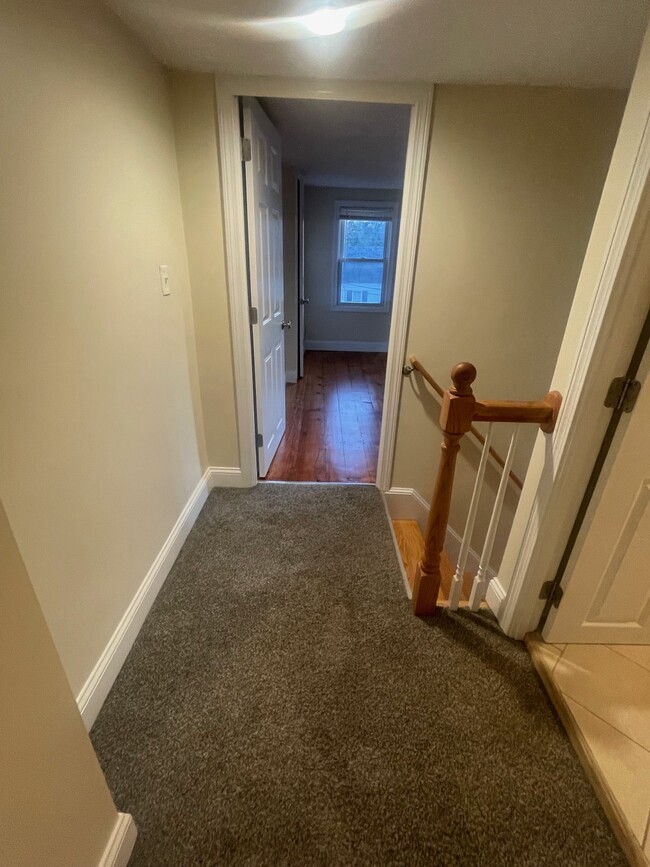 Hallway upstairs - 14 South St