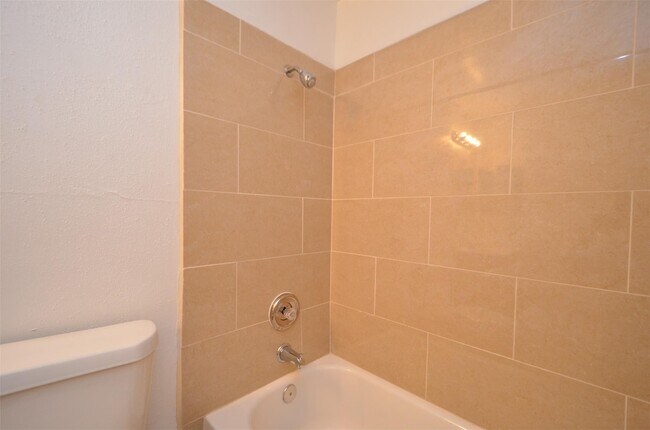 Building Photo - 9700 Leawood Blvd