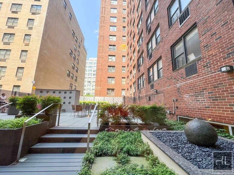 Building Photo - East 79th Street