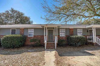 Building Photo - 3908 Persimmon St
