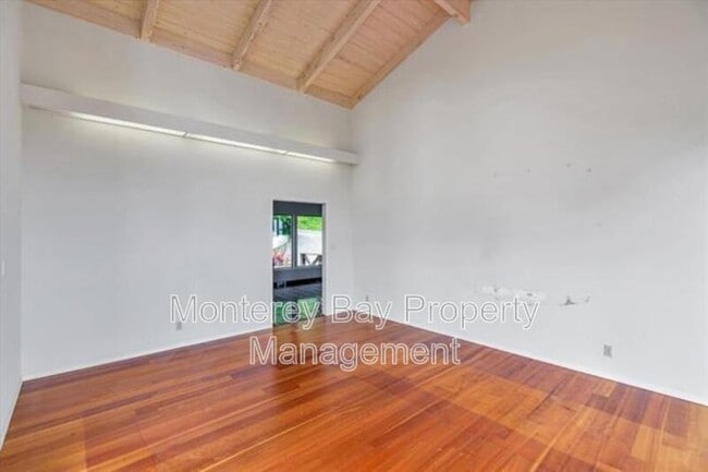 Building Photo - 81 Corona Rd