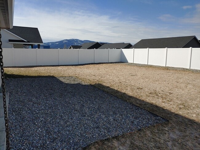 Building Photo - Beautiful New Home in Post Falls-Dog Friendly