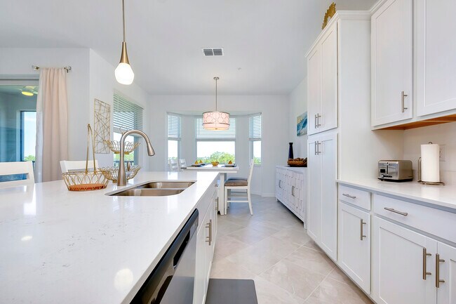 Building Photo - 12240 Wellen Golf St