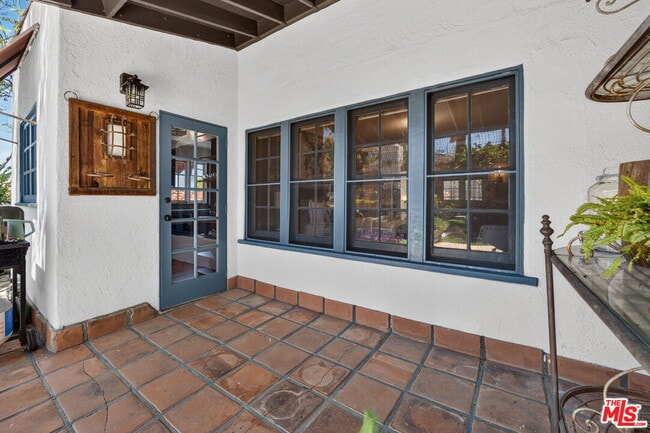 Building Photo - 1221 Edris Dr