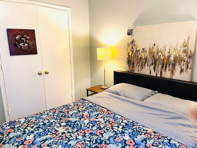 Building Photo - 118 Willoughby Ct