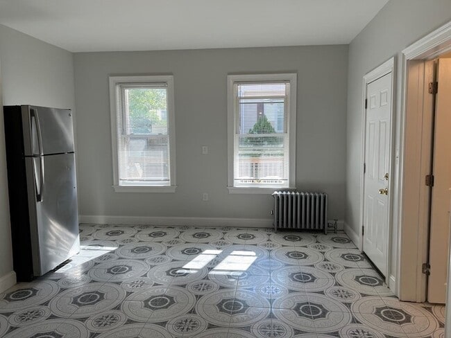 Building Photo - 179 Belmont St
