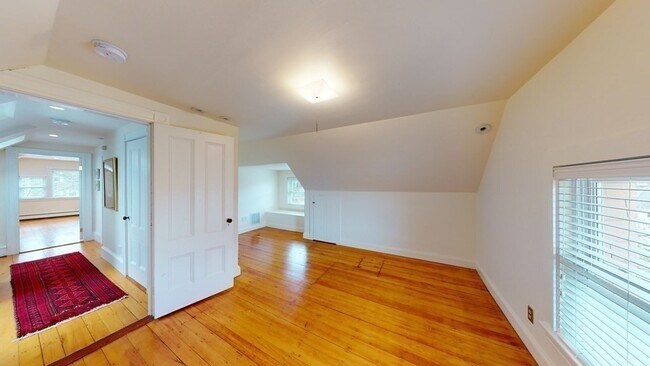 Building Photo - 52 Hillsdale Rd